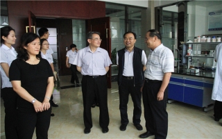 廢棄物資源化國家工程研究中心、昆明理工大學(xué)孫可偉教授,棄物資源化國家工程研究中心常務(wù)副主任、昆明理工大學(xué)教授李如燕博士蒞臨指導(dǎo)