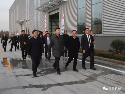 山東省住建廳黨組成員、副廳長張曉海蒞臨天意機(jī)械調(diào)研指導(dǎo)