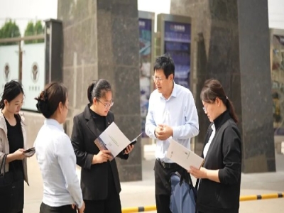 區(qū)領導調研綠色建材產(chǎn)業(yè)鏈發(fā)展 天意科技光伏清掃機器人成亮點